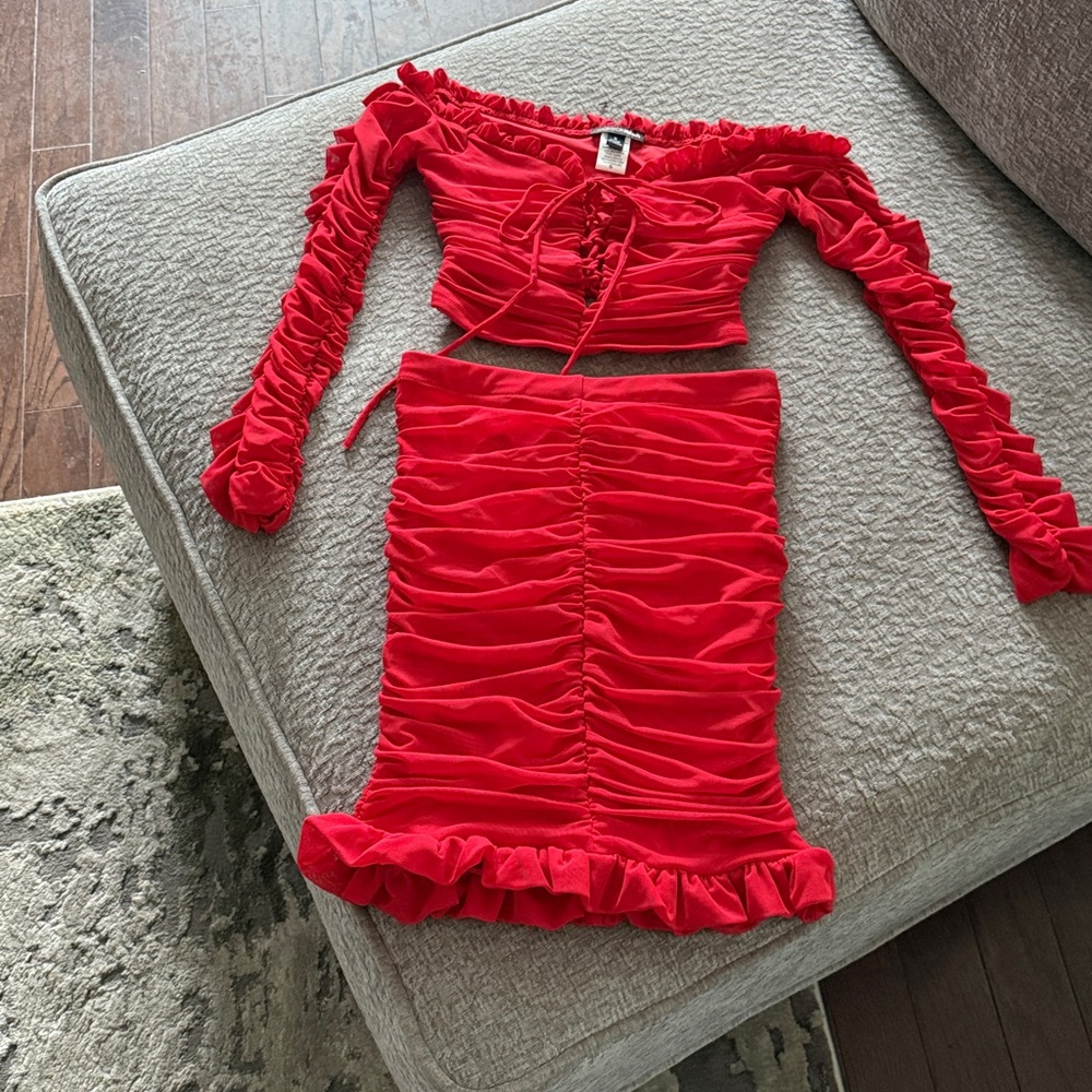 Fashion Nova -Scarlet Ruched Ensemble- Size Small